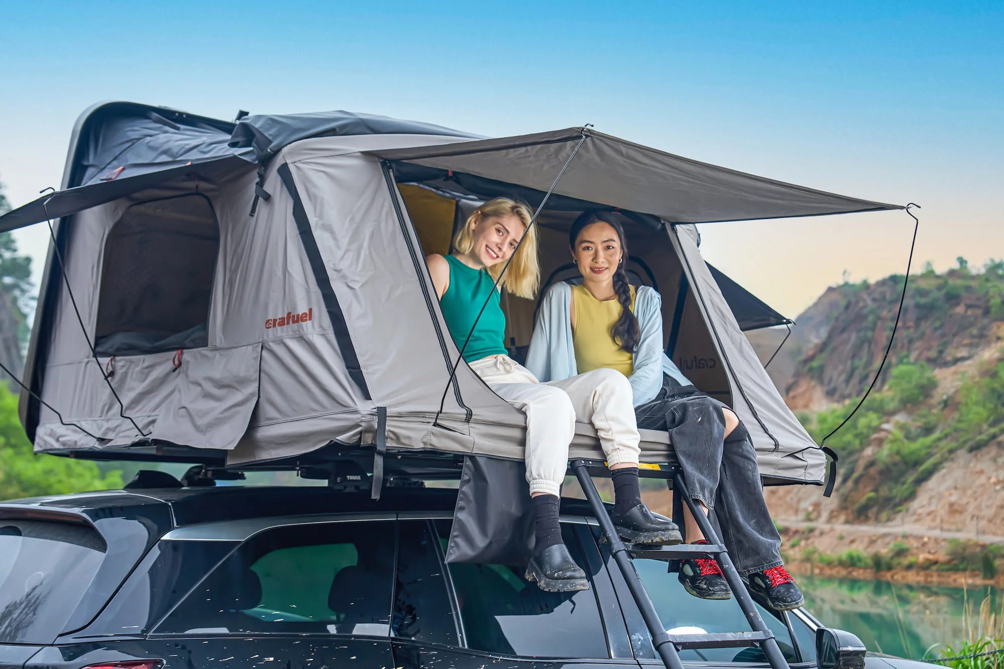 Hartschalen-Dachzelt aus Aluminium – 4 Personen