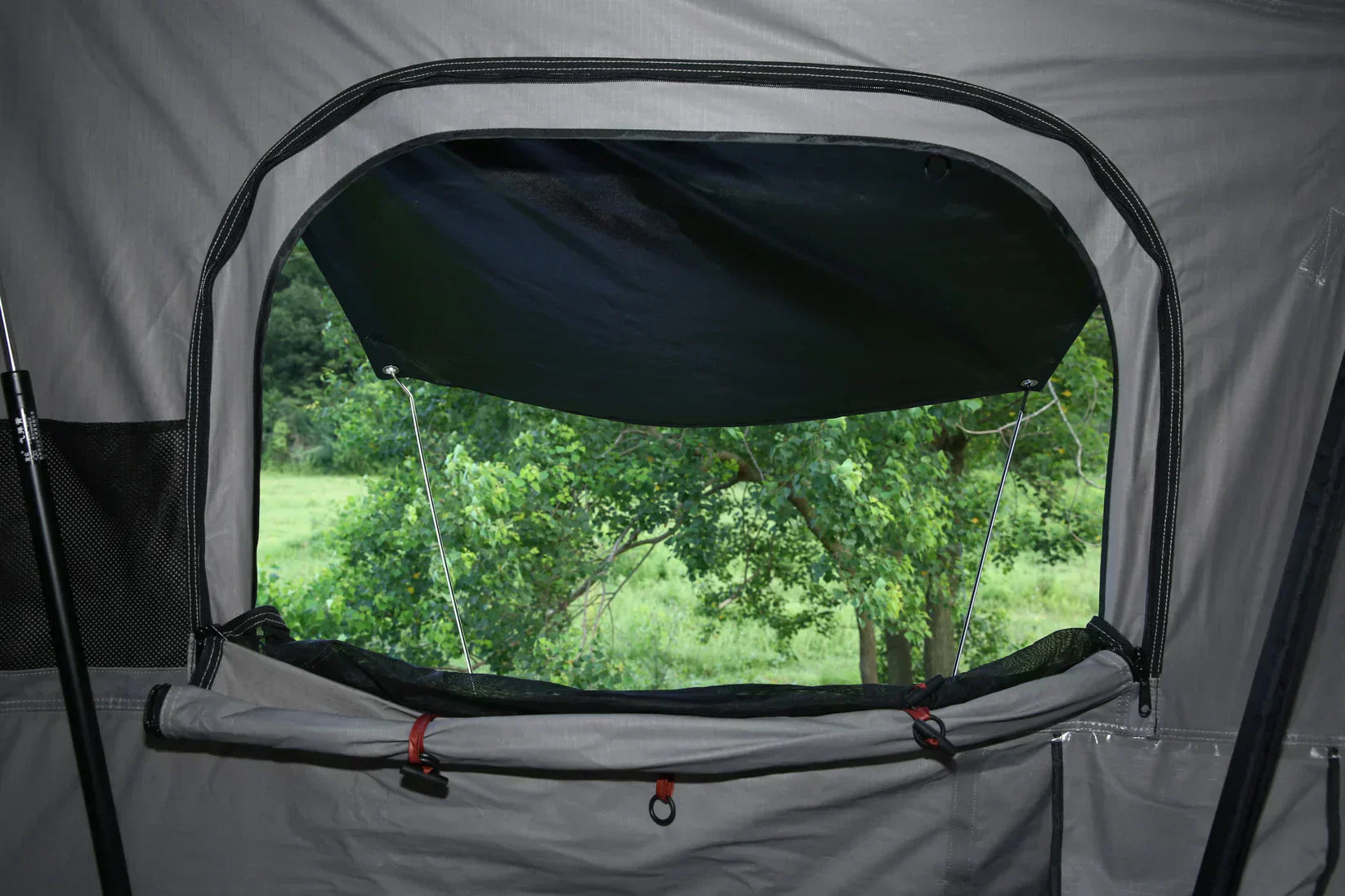 Hartschalen-Dachzelt aus Aluminium – 4 Personen