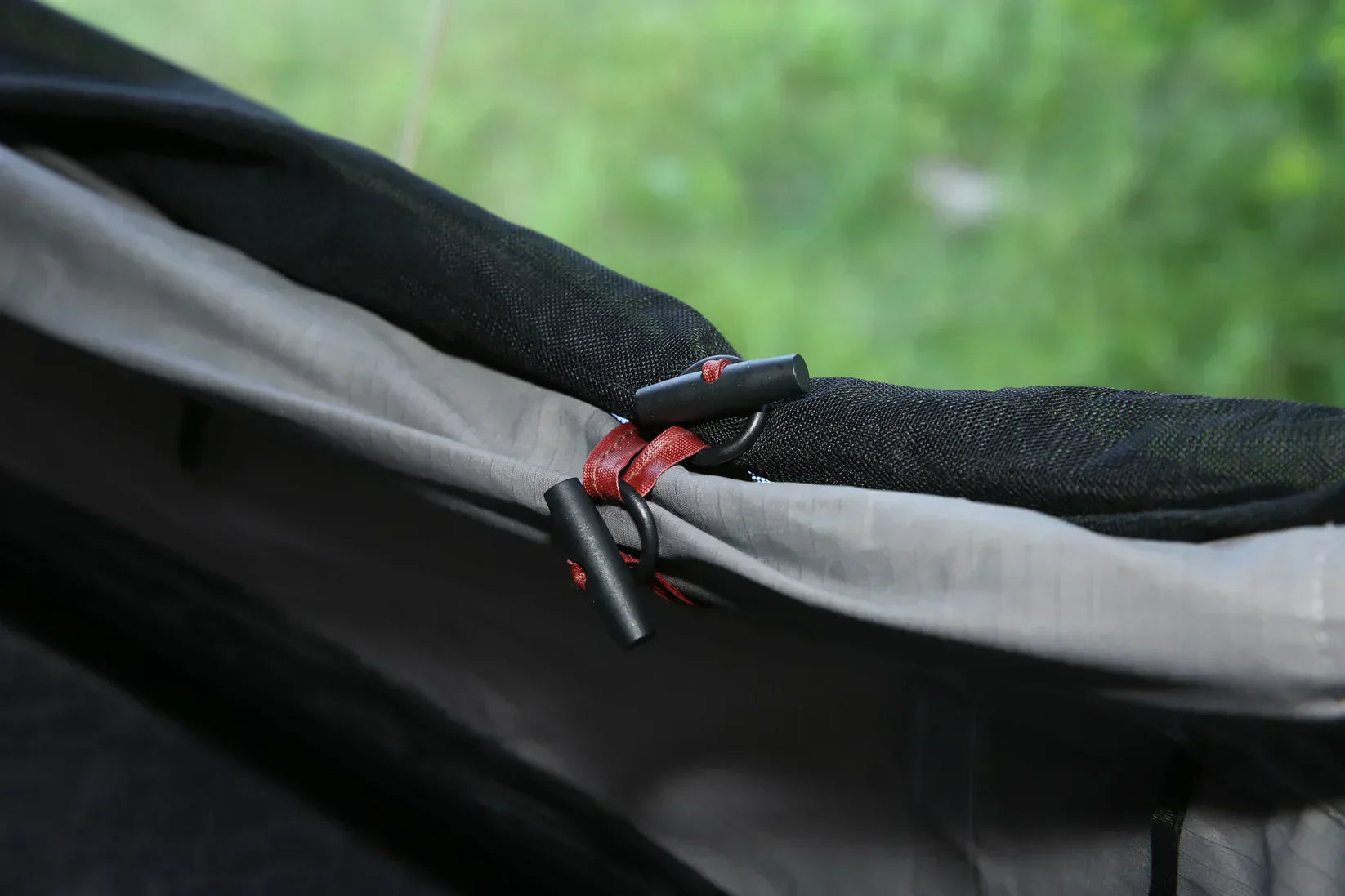 Hartschalen-Dachzelt aus Aluminium – 4 Personen