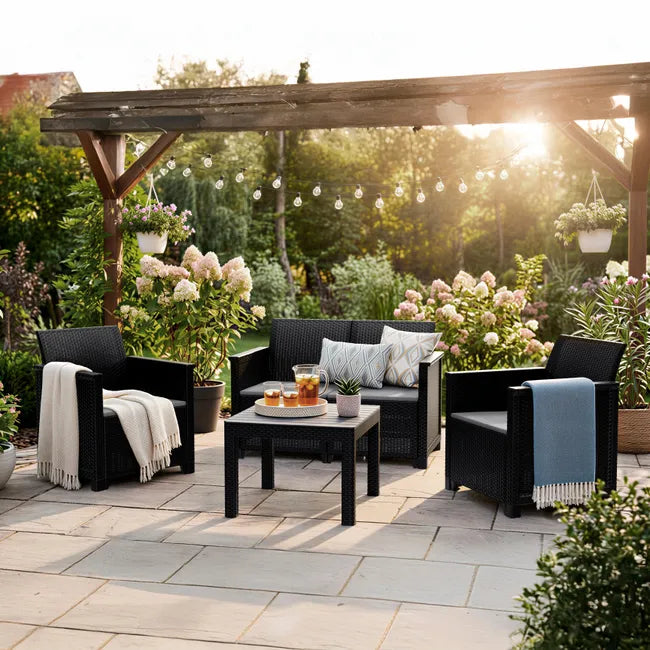 Garten-Lounge-Set Emma aus schwarzem Polypropylen, 4 Personen