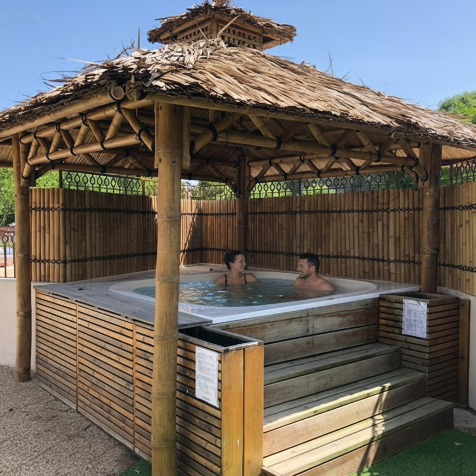 Bambus-Paillote für den Garten | Gazebo & natürliche Pergola